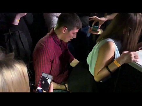 ❤️ Pravi seks v ruskem nočnem klubu. 18-letno rusko dekle v anusu in vagini zajebano v nočnem klubu ❤️❌ Porn video pri nas sl.rexporn-com.ru ️❤